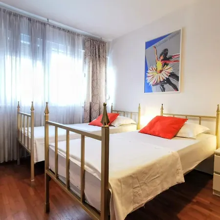 Dawn Apartment *