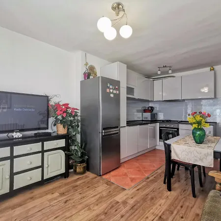 Dawn Apartment Split